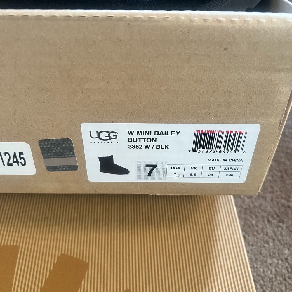 UGG Black Shearling-Lined Suede short Booties - Picture 3 of 5